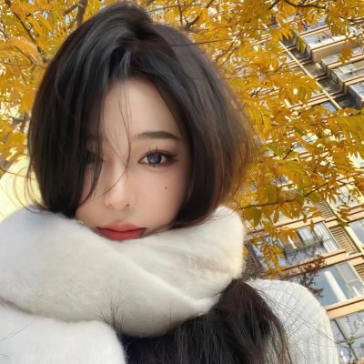 华颐:吞噬怪物的孩子 在线播放海报